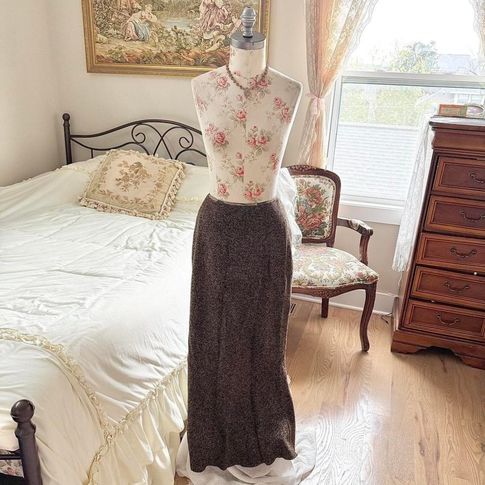 brown knit‎ maxi skirt  90s tahari brown knit maxi skirt size 28" waist